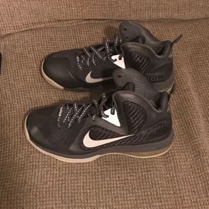 Lebron 9 “Cool Grey” Size 6